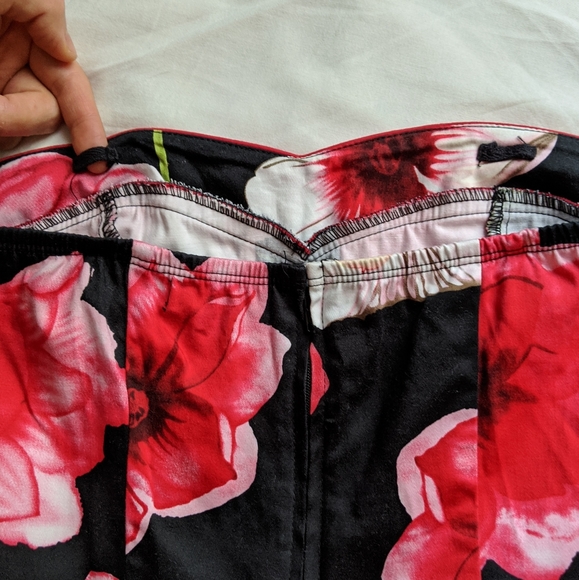 Le Chateau floral strapless dress with belt - Picture 6 of 10